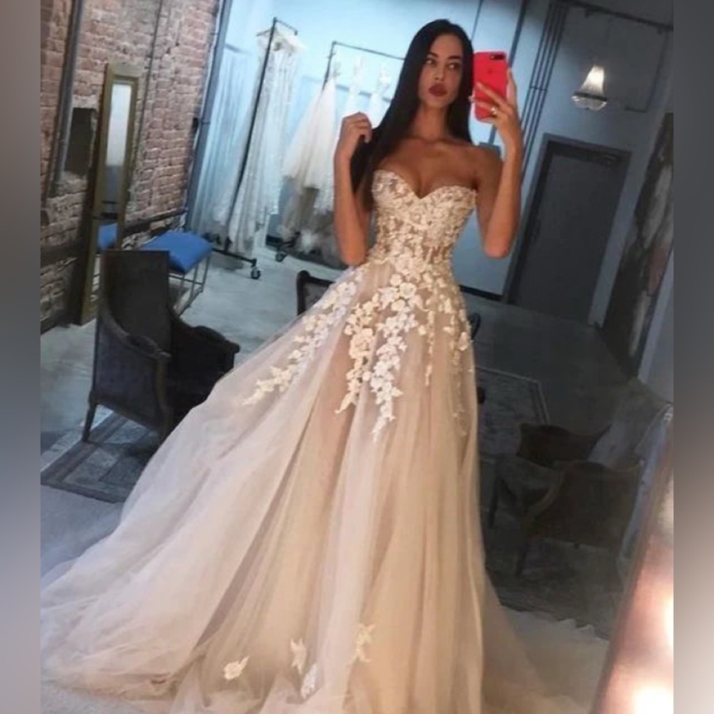 Strapless Gown with White Floral Details - Picture 4 of 15